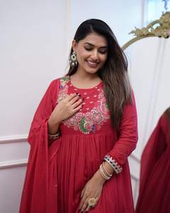 La mejor y más moderna ropa y accesorios étnicos, las últimas camisetas Kurti de tela Chinon originales para ropa de oficina para mujeres y niñas - Product Image 6