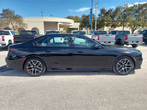 BMW Série 7 d'occasion en excellent état, modèle 2025 - Product Image 4