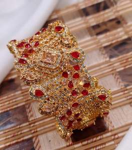 Colección festiva para mujer, conjunto de diseño único, brazaletes con cuentas de perlas personalizadas, pulseras de acero inoxidable oxidado - Product Image 2