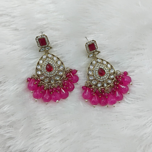 Boucles d'oreilles pendantes en pierre et perles de Kundan plaquées or pour femmes élégance traditionnelle avec une torsion moderne - Product Image 3