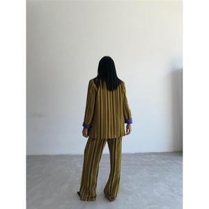 Conjunto de Chaqueta y Pantalones Otomanos a Rayas Verdes para Mujer - Product Image 6