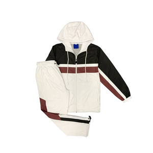 Conjunto personalizado de ropa corta y chaqueta para hombre, conjunto de chándal de dos piezas con cremallera, conjunto cortavientos de poliéster, conjunto de chándal corto - Product Image 1