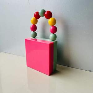 Sac à main exclusif artisanal en résine époxy avec boîte sac à main de luxe de style bohème avec design personnalisable pour les événements de mode - Product Image 5