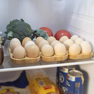 Mini juego de bandejas para huevos de madera de bambú (18 agujeros) 3 estantes pequeños Soporte para huevos de madera rústica Premium para huevos rellenos Juego utilizable de 3 - Product Image 5