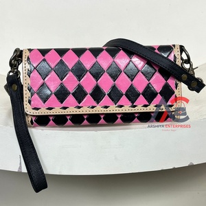 New Arrival Wholesale <b>Hand</b> Tooled Checkered Leather Crossbody Clutch <b>Mini</b> Bag for Women Custom Luxury Long Wallet Wristlet Purse - Product Image 1