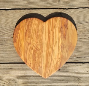 Planche à découper ronde en bambou moderne de luxe gravée sur mesure, cadeau personnalisé pour la maison, l'hôtel et la restauration - Product Image 4