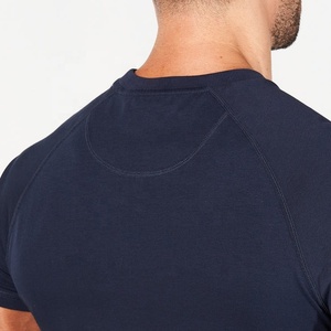 Logo personnalisé pour hommes T-shirt de sport coupe ajustée Vêtements de sport secs Tissu tricoté à manches courtes Vente en gros de vêtements de sport personnalisés pour tous - Product Image 6