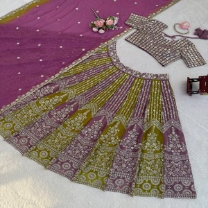 Genähte Faux Georgette <span class=keywords><strong>Lehenga</strong></span> mit Pailletten arbeit, nicht genähter Bluse und vierseitiger Spitze Dupatta für Hochzeiten und festliche Anlässe - Product Image 4