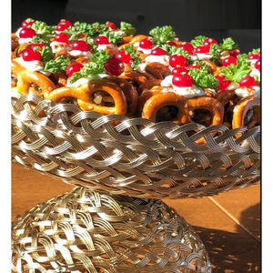 Présentoir de desserts pour mariages ou fêtes d'anniversaire Bol à chocolat doré au design fabuleux en bol martelé pour hôtel - Product Image 3