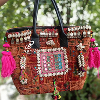 Sac à main traditionnel indien fait à la main, brodé, vintage, avec pompon Banjara, sac de shopping élégant, style bohème hippie, sac fourre-tout en coquillages