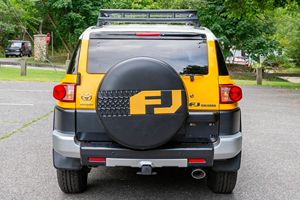Toyota FJ Cruiser d'occasion 2008, environ 42 200 miles, boîte manuelle 6 vitesses, 4 roues motrices, pack tout-terrain, sièges en cuir Sun Fusion à l'arrière - Product Image 6