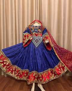 Robe maxi traditionnelle afghane Kuchi faite à la main pour femmes, vêtements ethniques brodés pour les festivals, vêtements de mariage, robes - Product Image 2