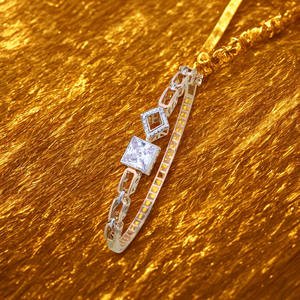 Bracelet élégant plaqué or rose pour femmes, avec pierre de cristal carrée, motif géométrique de designer, bijoux de mode élégants pour femmes - Product Image 5