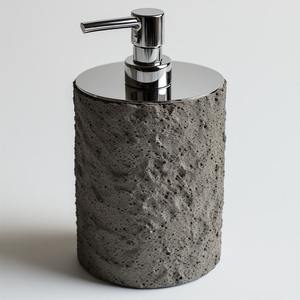 Distributeur de savon en laiton durable et écologique avec un aspect antique et un design moderne et luxueux pour la décoration de salle de bain traditionnelle - Product Image 1