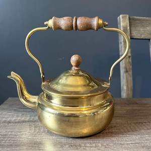 Théière en laiton artisanale artistique parfaite pour la décoration de restaurant à usage domestique et les événements de célébration spéciaux - Product Image 5