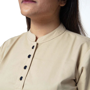 Elegante uniforme de enfermera para mujer, ajuste clásico personalizado, cuello mandarín, manga corta, Top abotonado con bolsillo en contraste, exfoliante - Product Image 3