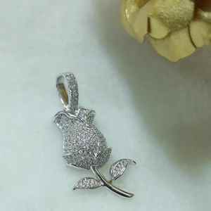 Pendentif pour homme en forme de rose Moissanite VVS avec diamants taille baguette en argent sterling 925 plaqué or - Product Image 1