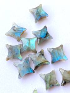 Labradorite Ninja Stars Briolette Facettes Sculptures de pierres précieuses Perles de pierre en gros pour bijoux Cadeaux Forme d'étoile Labradorite - Product Image 3