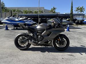 Motocicleta Deportiva de Carreras YZF-R6 2024 de Segunda Mano, 400cc, Cilindrada Grande, 250cc, Velocidad Máxima >80km/h, en Venta - Product Image 5