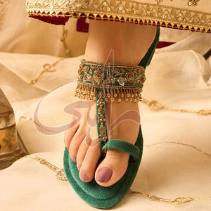 Nuevo Estilo al por Mayor, Cómodas y Modernas Zapatillas Kolhapuri Antideslizantes con Estampado, Hechas a Mano Profesionalmente, Parte Superior de Terciopelo Natural para Mujer - Product Image 4