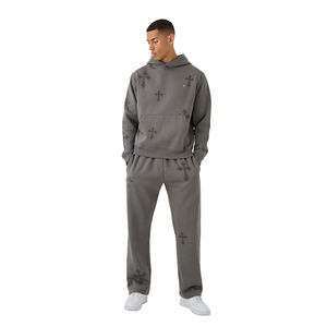 Ensemble de survêtement imprimé élégant pour hommes avec sweat à capuche surdimensionné deux pièces à motif croisé et pantalon de survêtement à jambe droite - Product Image 1