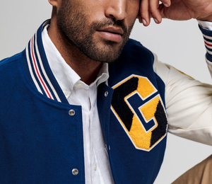 Chaqueta universitaria de cuero personalizada con logo bordado, chaqueta de béisbol tejida para clubes universitarios, con botones de piel de oveja para invierno - Product Image 4