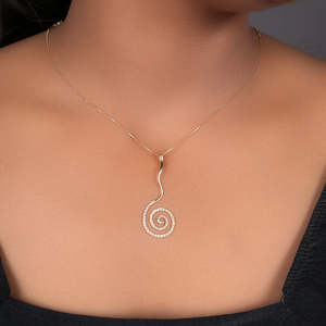 Collier tendance pour femme, vintage, en titane plaqué or, avec pendentif spirale serti de diamants, chaîne à maillons et perle, idéal pour un cadeau - Product Image 3