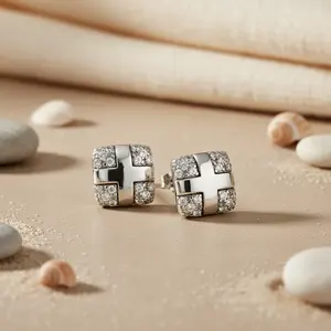 Boucles d'oreilles tendance en forme de croix en zircon cubique argenté pour femmes, géométriques religieuses, avec pierre principale en perle et laiton plaqué rhodium - Product Image 1