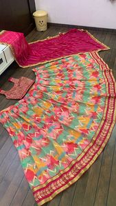 Exclusivo Lehenga Choli de Seda con Estampado Digital Étnico de Diseñador, Dupatta de Georgette Sin Coser, el Más Hermoso para Bodas - Product Image 4