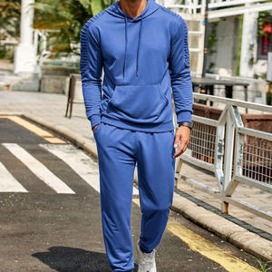 Conjunto deportivo informal de invierno para hombre, sudadera con capucha de forro polar, pantalones deportivos, estilo urbano relajado, venta al por mayor OEM - Product Image 3