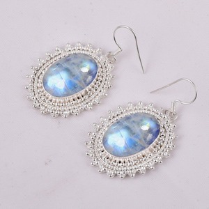 Boucles d'oreilles à la mode pour femmes en argent sterling massif 925 bleu feu pierre de lune pierre précieuse conception de balancent pour les fêtes de cadeaux - Product Image 2