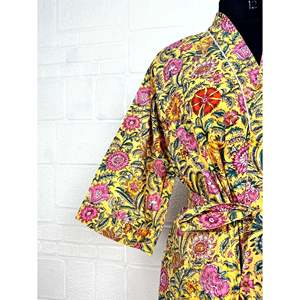 Abrigos de Piel Sintética para Mujer Estilo Boho, Kimono Ligero de Algodón Estampado a Mano, Bata India con Patrón Floral de Mariposas para la Playa - Product Image 3
