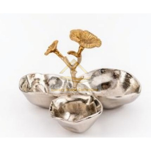 Bol de service à dessert décoratif en métal cadeau spécial pour les voisins couleur blanche et couleur dorée Style perforé Base Mini taille - Product Image 5
