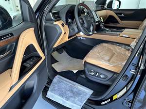 Lexus LX 600 2023 de Lujo, Motor V6 Twin-Turbo, Transmisión Automática, Tracción en las Cuatro Ruedas - Product Image 3