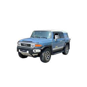 Para FJ Cruiser 2022 SUV en venta AWD Asientos de cuero interiores oscuros Capacidades todoterreno Diseño resistente Transmisión automática - Product Image 4