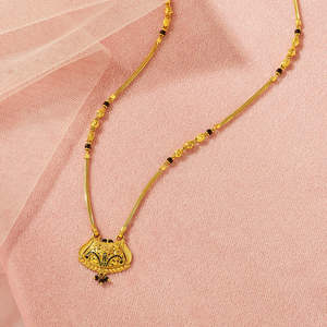 Mangalsutra Tradicional Dorado Sacred Bloom - Joyería Coleccionable Cultural - Product Image 1