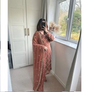 Elegante Vestido de Fiesta con Dupatta |   Elegante Vestido de Noche para Ocasiones Especiales y Celebraciones - Product Image 1