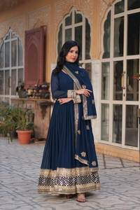 Couleur bleue belle robe de femme de créateur avec lourd Dupatta longue fonction indienne Kurti en soie pakistanaise pour adultes - Product Image 5