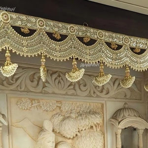 Toran élégant de couleur dorée pour les mariages, les festivals et la décoration intérieure - Product Image 1