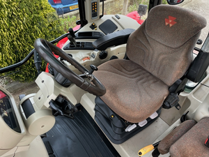 รถแทรกเตอร์ฟาร์ม 130 แรงม้า Massey Ferguson 5713SL ขับเคลื่อน 4 ล้อ รถแทรกเตอร์การเกษตร Dyna-4 แบบมีห้องโดยสาร สำหรับขาย - Product Image 5
