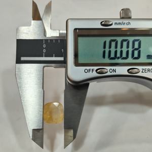 พลอยไพลินสีเหลืองธรรมชาติคุณภาพดี ไม่ผ่านการปรับแต่ง ทรงคุชชั่น 6.33 กะรัต สำหรับทำแหวน จี้ หรือเครื่องประดับ  หินประจำเดือนกันยายน ให้แสงสว่าง - Product Image 4