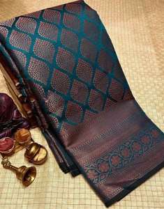 Sarees en soie Lichi de qualité supérieure pour femmes Fournisseur en gros de vêtements ethniques indiens traditionnels en vrac par FashionHarbour - Product Image 3