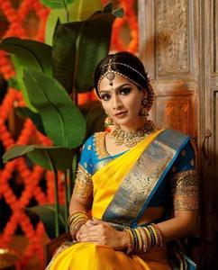 Nouvelle Collection Festive Soft Lichi Silk Saree avec Rich Pallu Jacquard Work pour les fêtes de style Bollywood pour l'hiver et l'été - Product Image 2