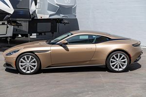 รถมือสองปี 2019 Aston Martin DB11 Coupe วิ่ง 11400 ไมล์ เครื่องยนต์ V8 ทวินเทอร์โบ 503 แรงม้า สี Selene Bronze - Product Image 3