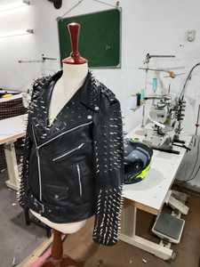 แจ็คเก็ตบอมเบอร์หนัง PU สีดำสำหรับทุกเพศ สไตล์พังก์ร็อก แต่งขนนก หมุด กระดุม สายคาดเอว สำหรับขี่มอเตอร์ไซค์ ลดราคาพิเศษช่วงฤดูใบไม้ผลิ - Product Image 5