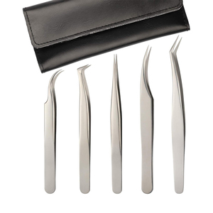 Pinzas profesionales antimagnéticas de titanio de 90 grados, Punta puntiaguda de calidad suiza para pestañas de volumen, muestra gratis - Product Image 2