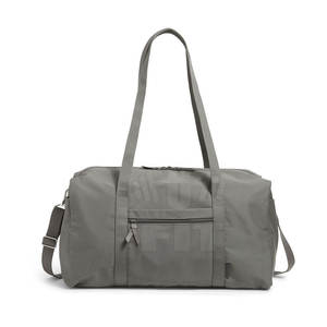 Bolsa de gimnasio de nailon impermeable y seca de gran capacidad unisex fabricada en fábrica con cremallera para viajes de deportes al aire libre fabricada en Pakistán - Product Image 1