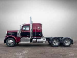 COMPRE AHORA AL MEJOR PRECIO, EN VENTA, Camión Semirremolque Usado 2025 589 Sleeper - 510HP, LISTO PARA ENVIAR A TODO EL MUNDO - Product Image 4