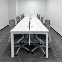 Poste de travail de bureau modulaire moderne pour 6 à 8 personnes avec écran de séparation bleu et armoire