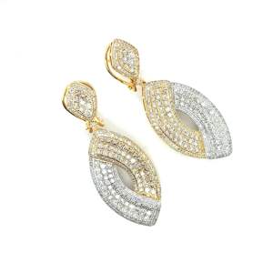 Boucles d'oreilles de créateur de fête de fiançailles en diamants naturels à la mode à la demande en or jaune 14kt à vendre d'Inde - Product Image 5